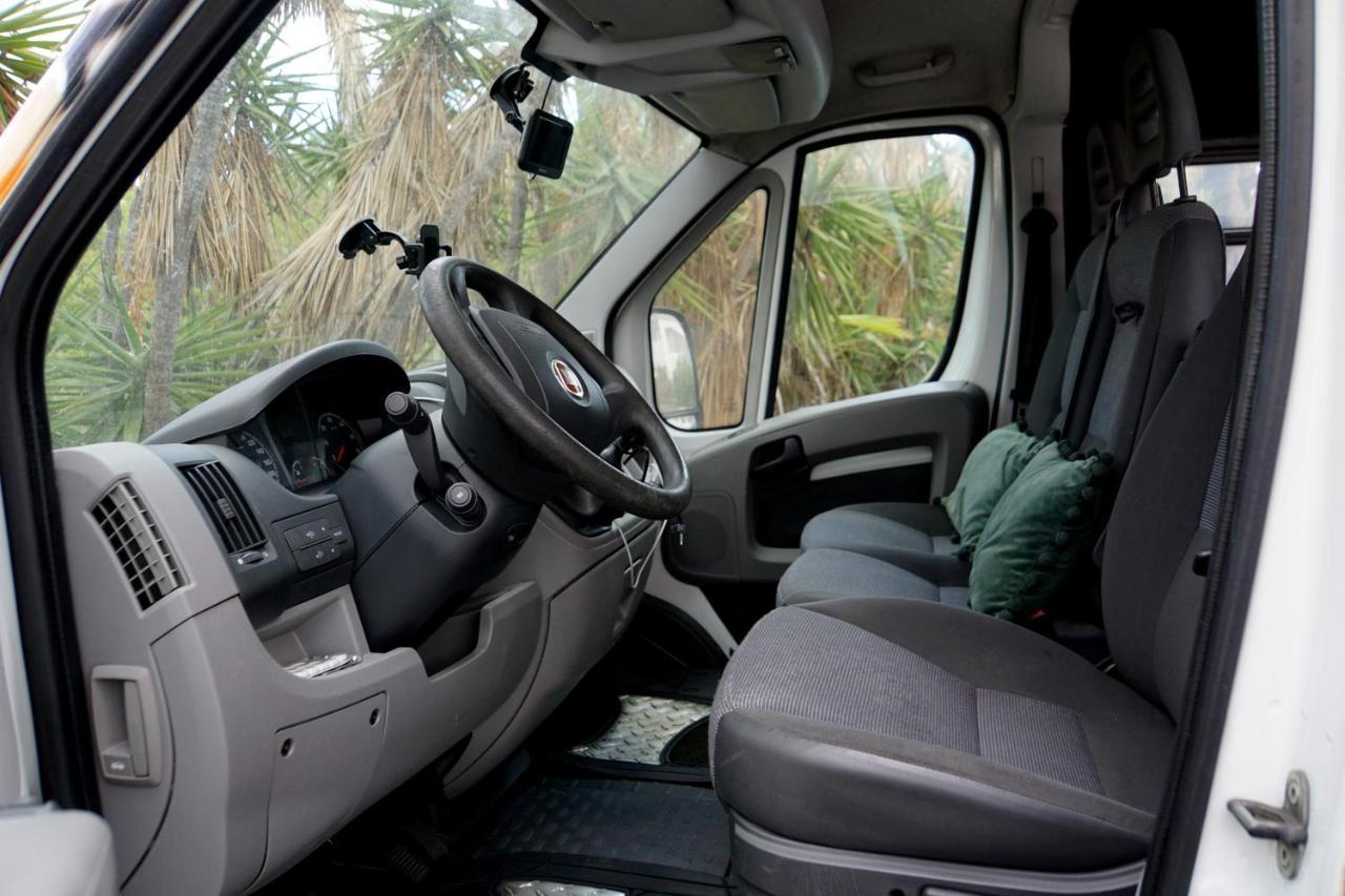 On Road- Feel Freedom With Campervan! Guincho  Exteriör bild