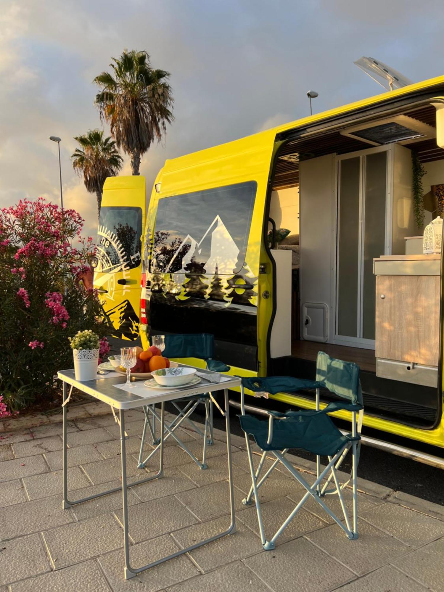 On Road- Feel Freedom With Campervan! Guincho  Exteriör bild